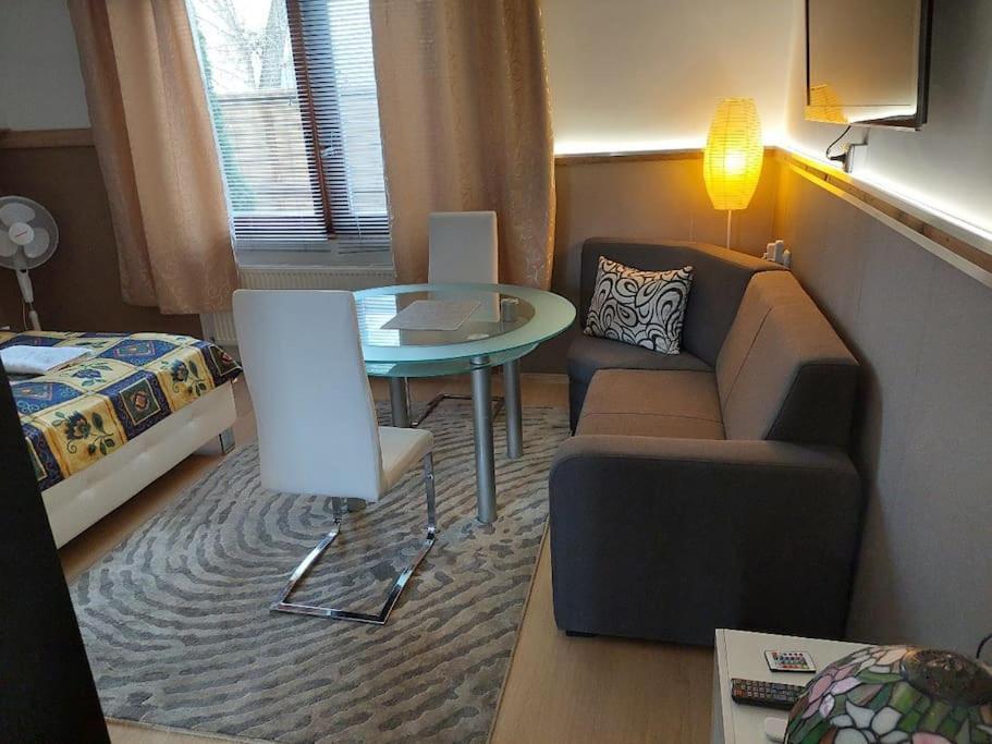 Ujszeged Apartman Zewnętrze zdjęcie