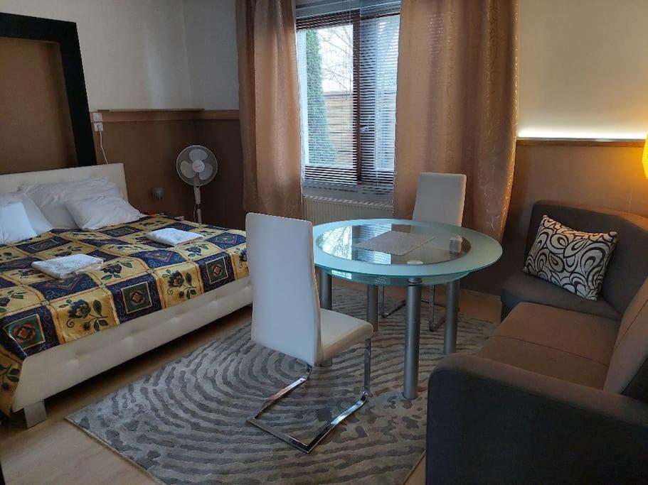 Ujszeged Apartman Zewnętrze zdjęcie