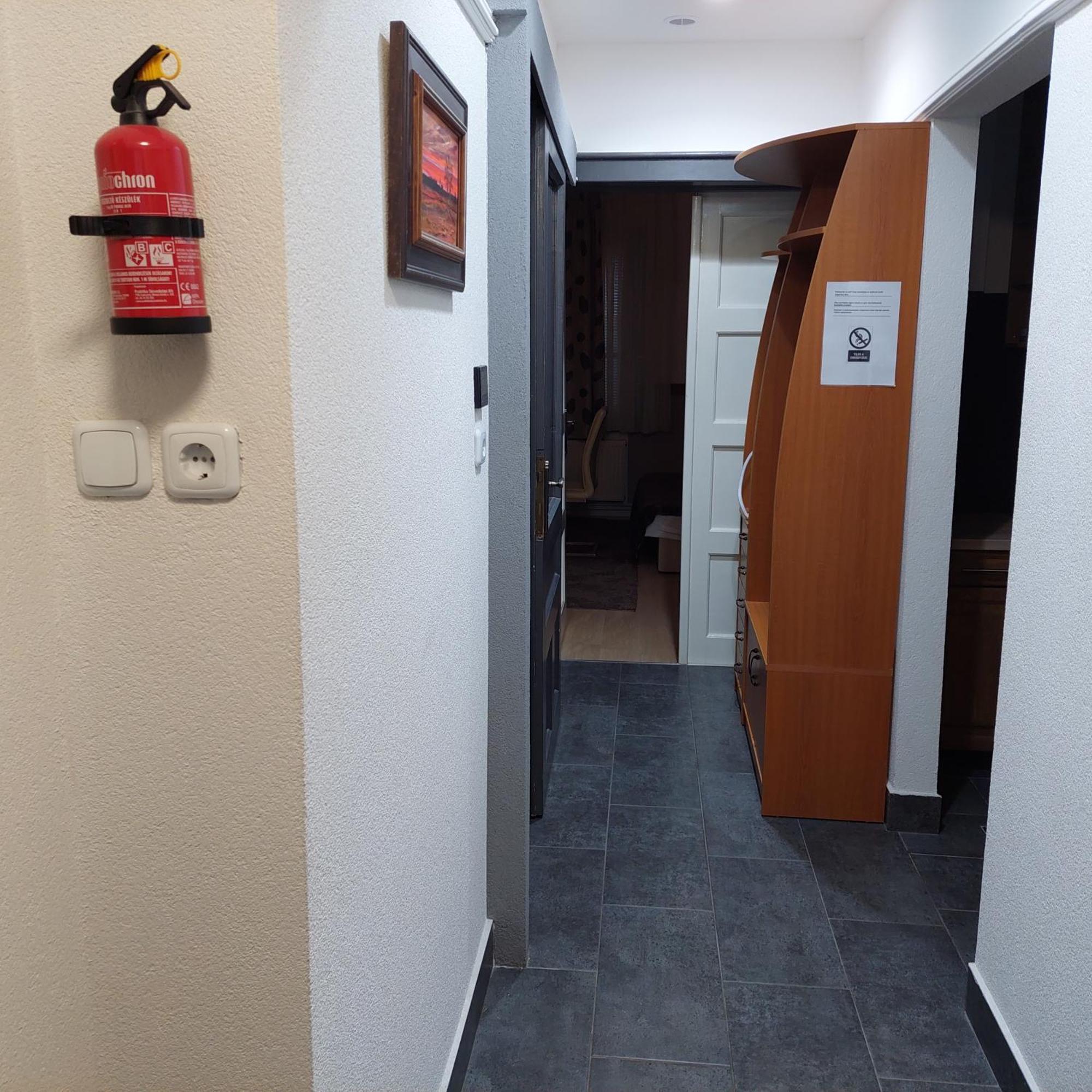 Ujszeged Apartman Zewnętrze zdjęcie
