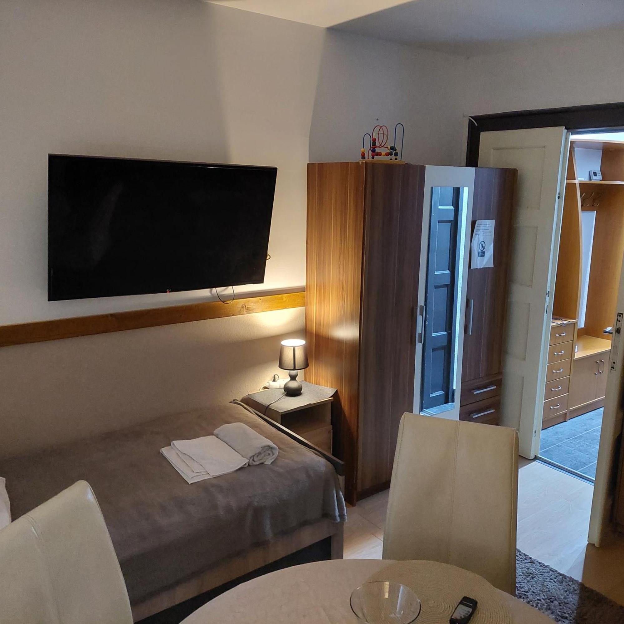 Ujszeged Apartman Pokój zdjęcie